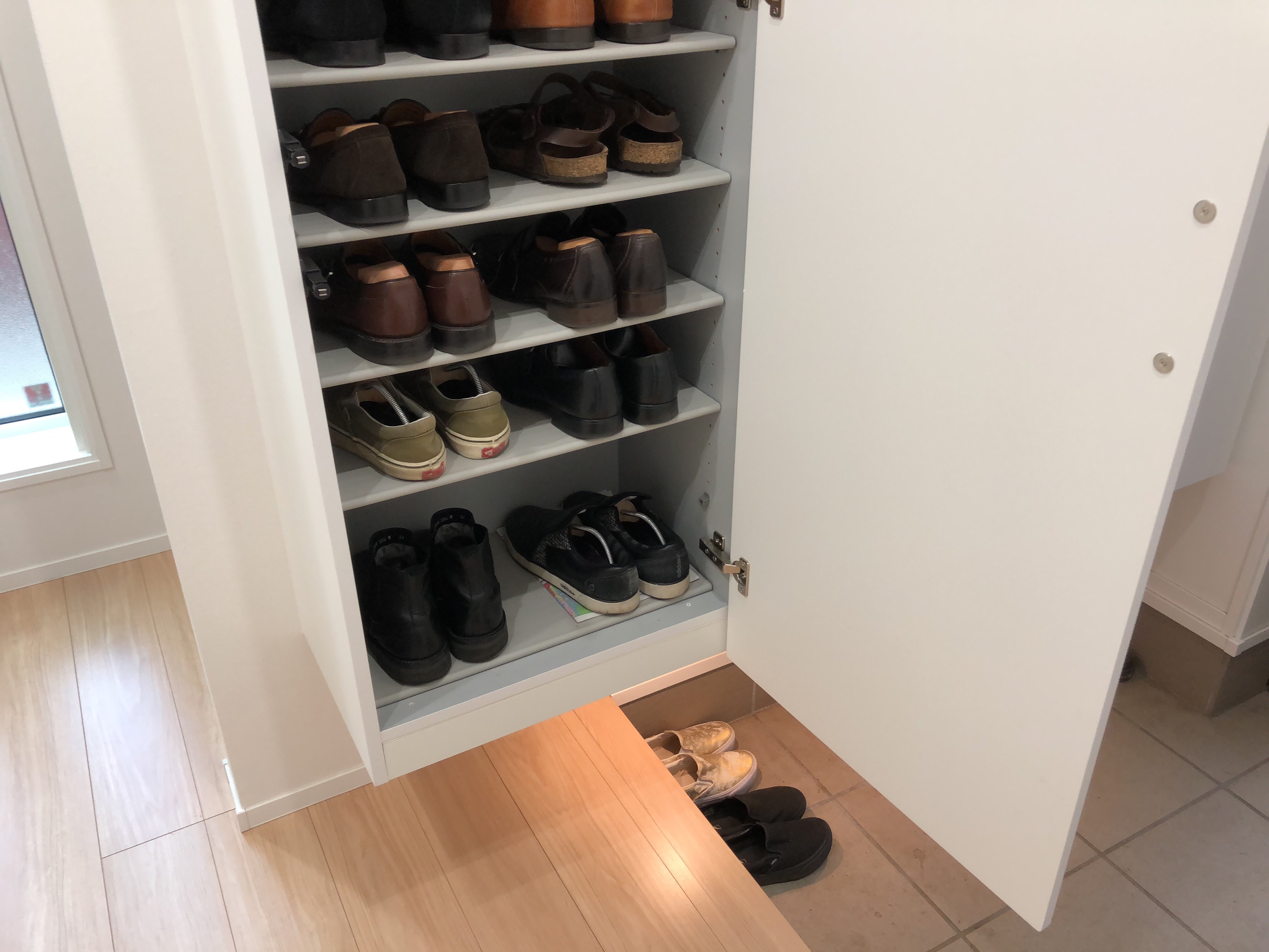 Shoe box